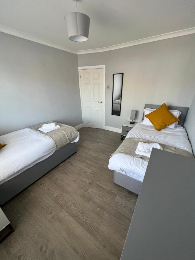 3 Bed Luxury Open Plan Living Villa Rayleigh Bagian luar foto